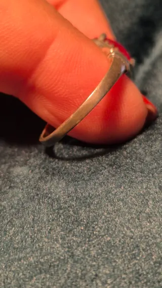 Anillo de plata con rubí