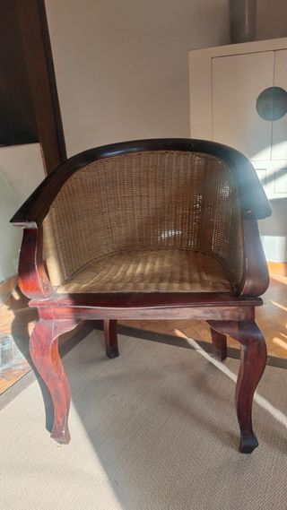 Butaca de madera y ratán