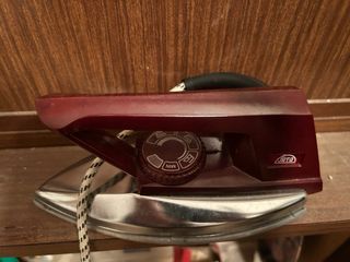 Plancha de ropa vintage JATA