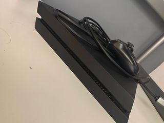 Consola PS4 Sony Negra + Mando+Juego