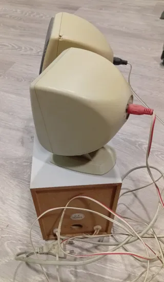 Altavoces 2.1 Beige y Gris