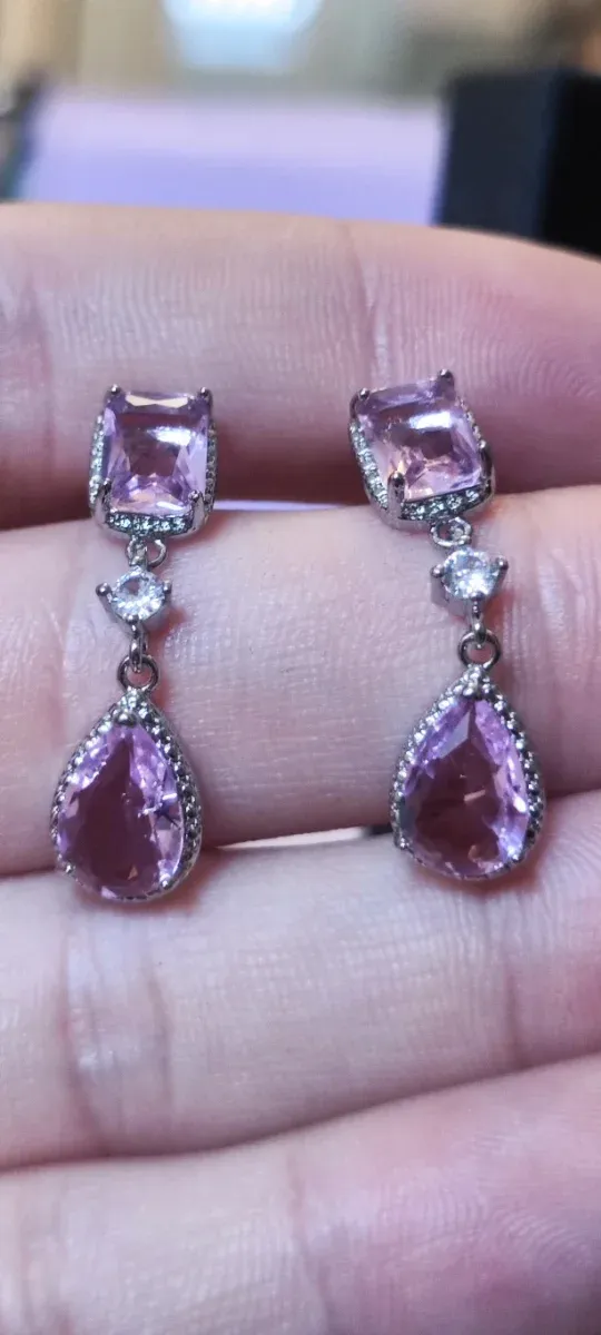 Pendientes largos rosas