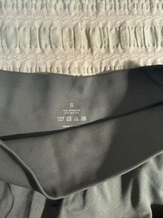 Shorts deportivos grises NVGTN talla S