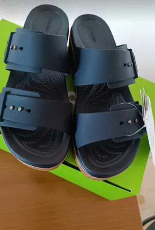 Sandalias Crocs Brooklyn Negras Talla 39-40