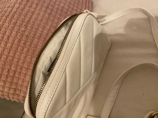 Bolso blanco acolchado