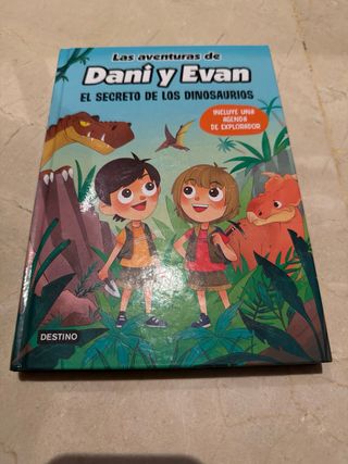 Lote de libros de Dani y Eva