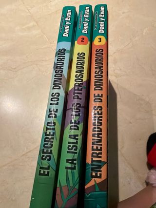 Lote de libros de Dani y Eva