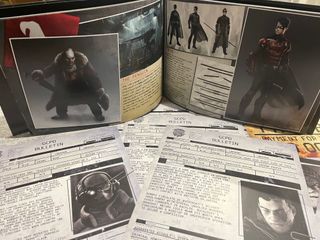 LIBRO ARTE BATMAN ARKHAM ORIGINS + DOSSIER LÁMINAS