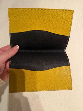Funda de Pasaporte Amarilla