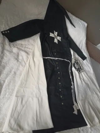 Túnica nazareno Hermandad del Cachorro