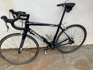Bicicleta Orbea Avant Negra y Azul
