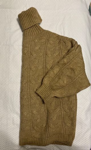 Jersey cuello vuelto marrón Stradivarius talla L