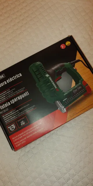 MÁQUINA PROFESIONAL ELÉCTRICA CLAVADORA GRAPADORA