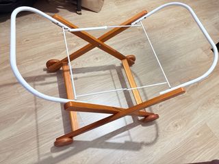 Soporte para moisés de madera