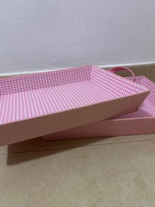 Bandejas decorativas a cuadros rosa