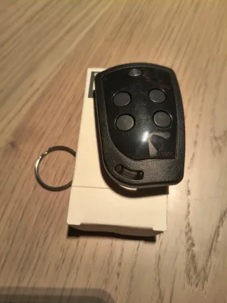 Mando a distancia 4 canales Pujol modelo Vario