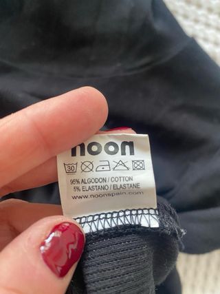 Jersey Negro Cuello Alto Mujer