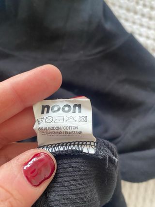 Jersey Negro Cuello Alto Mujer