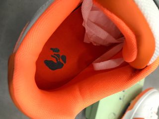 Zapatillas Off-White Blancas y Naranja