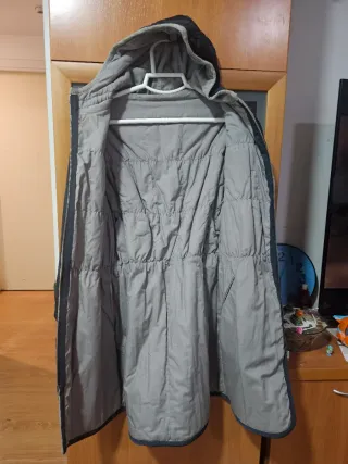 Chaqueta de mujer negra y gris