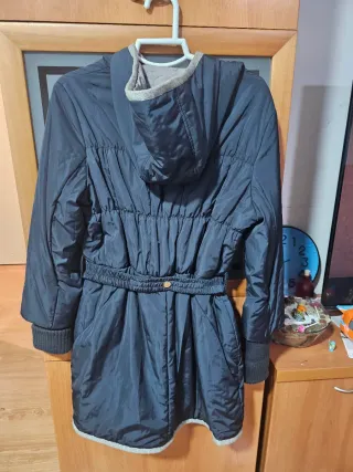 Chaqueta de mujer negra y gris