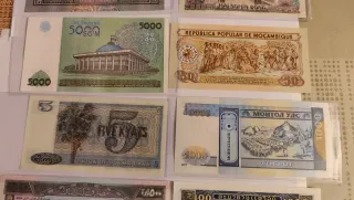 10 Billetes Asiáticos Sin Repetir