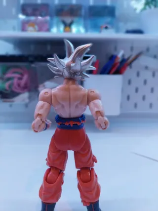 Figura Goku Ultra Instinto