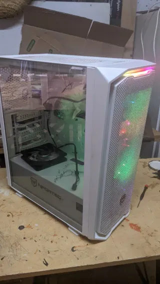 Caja PC Nfortec Blanca + gafas VR