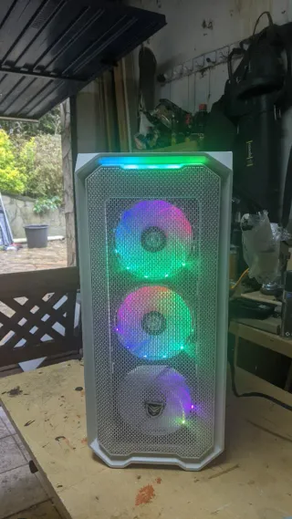 Caja PC Nfortec Blanca + gafas VR