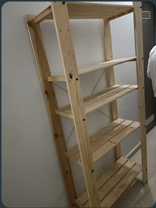 Estantería de madera