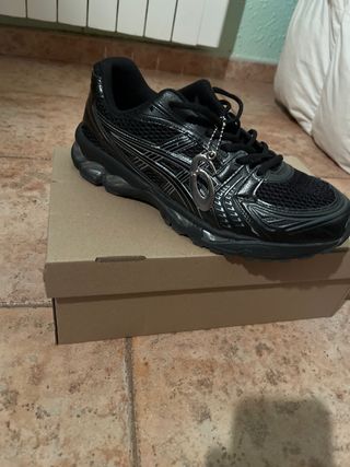 Asics Gel-Kayano 14 Negro