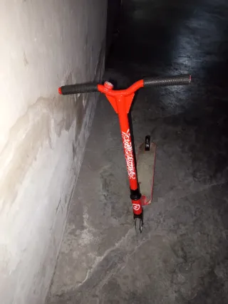 Patinete infantil rojo