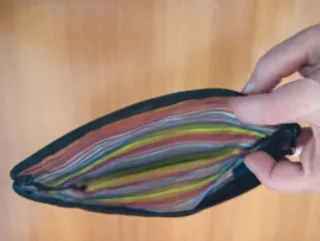 Pochette righe multicolor con zip