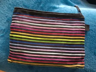 Pochette righe multicolor con zip