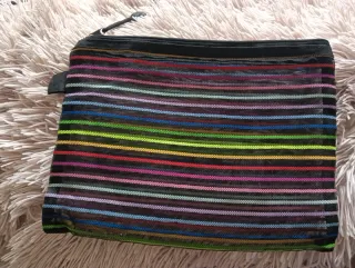 Pochette righe multicolor con zip