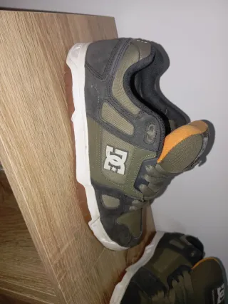 Zapatillas DC Shoes grises y verdes