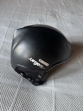 Casco de esquí negro