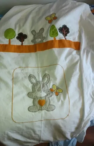 Cuna y cambiador de bebé