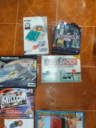 Lote 7 Juegos de Mesa: Monopoly, Probuilder, Bingo