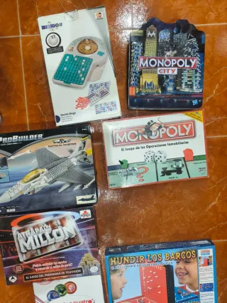 Lote 7 Juegos de Mesa: Monopoly, Probuilder, Bingo