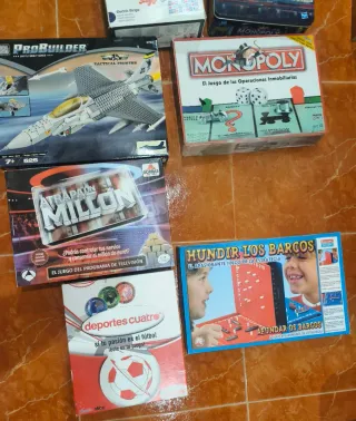 Lote 7 Juegos de Mesa: Monopoly, Probuilder, Bingo