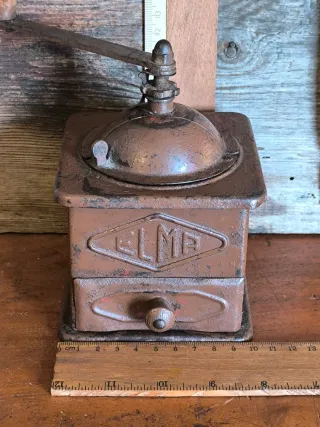 Antiguo Molinillo de café ELMA marrón