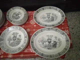 Vajilla Gil Vargas Segovia Porcelana p/ 9 personas