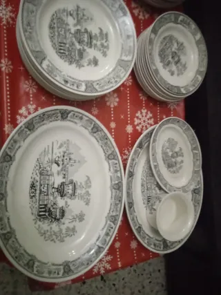 Vajilla Gil Vargas Segovia Porcelana p/ 9 personas