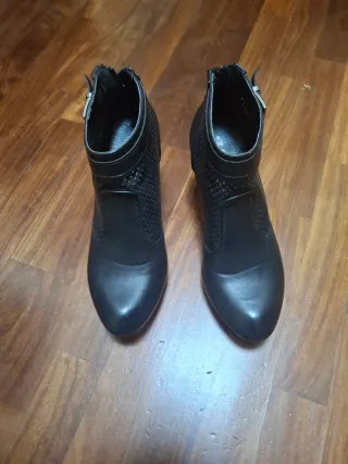 Stivaletti n. 39 neri