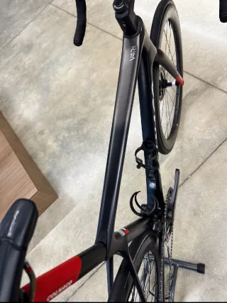 Kit Cuadro Colnago V4RS UAE Team Top