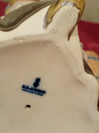 Lámpara de porcelana y jarrón