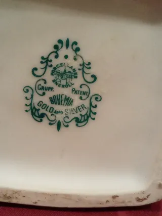 Lámpara de porcelana y jarrón