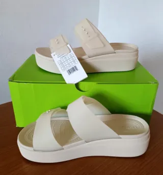 Sandalias Crocs Brooklyn Beige Talla 41-42