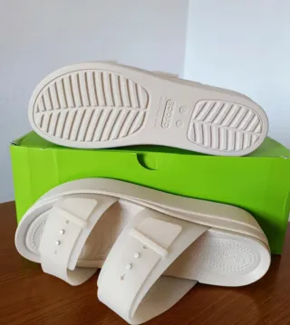 Sandalias Crocs Brooklyn Beige Talla 41-42